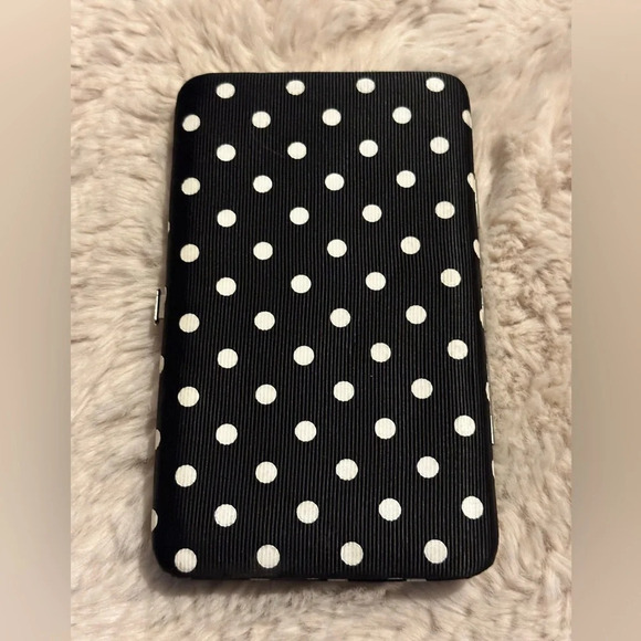 hinged wallet, dots with F initial - Picture 2 of 5